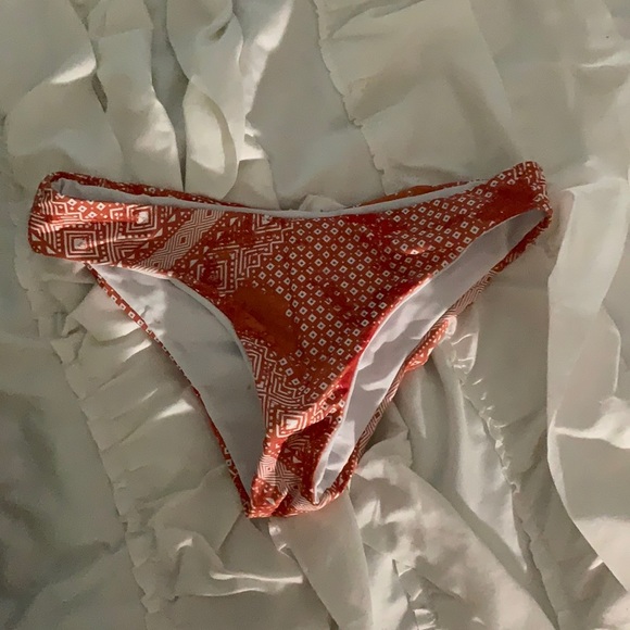 Amazon bikini - Picture 3 of 4